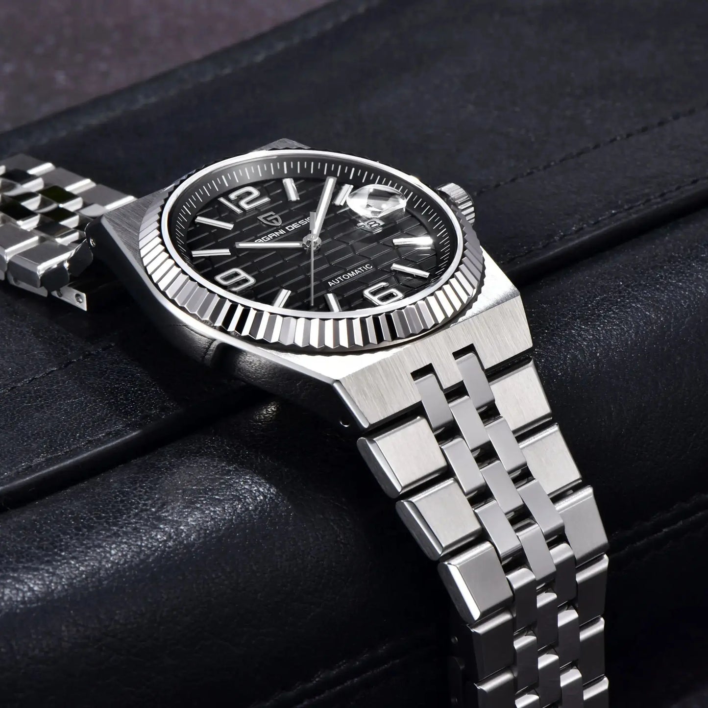 Montre Pagani Design 2025 – Luxe Rétro & Puissance Mécanique